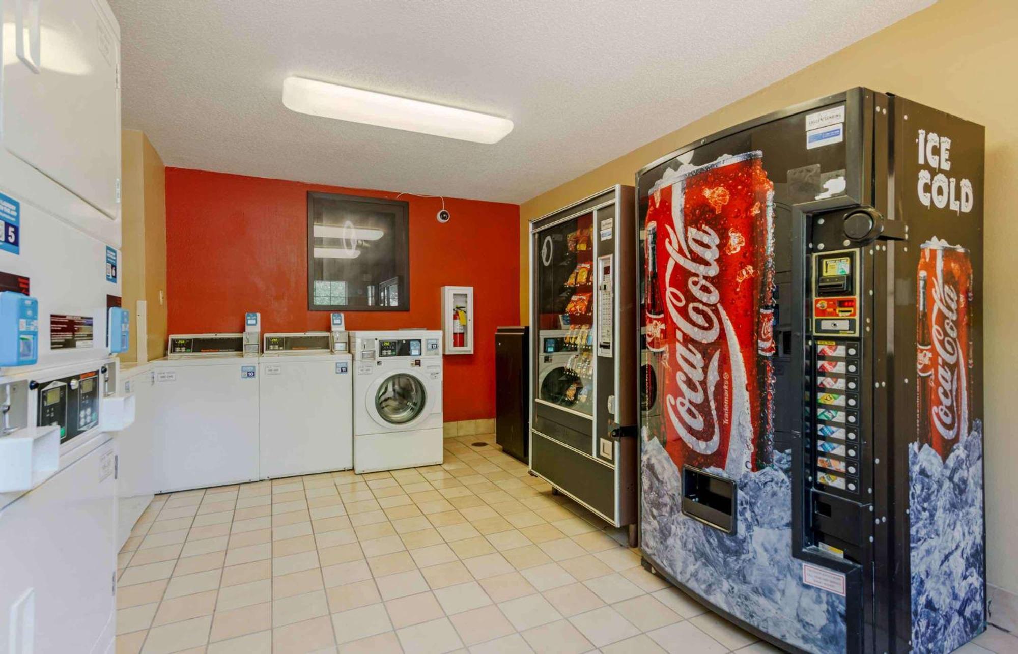 Extended Stay America Select Suites - Atlanta - Cumberland Mall Смирна Экстерьер фото