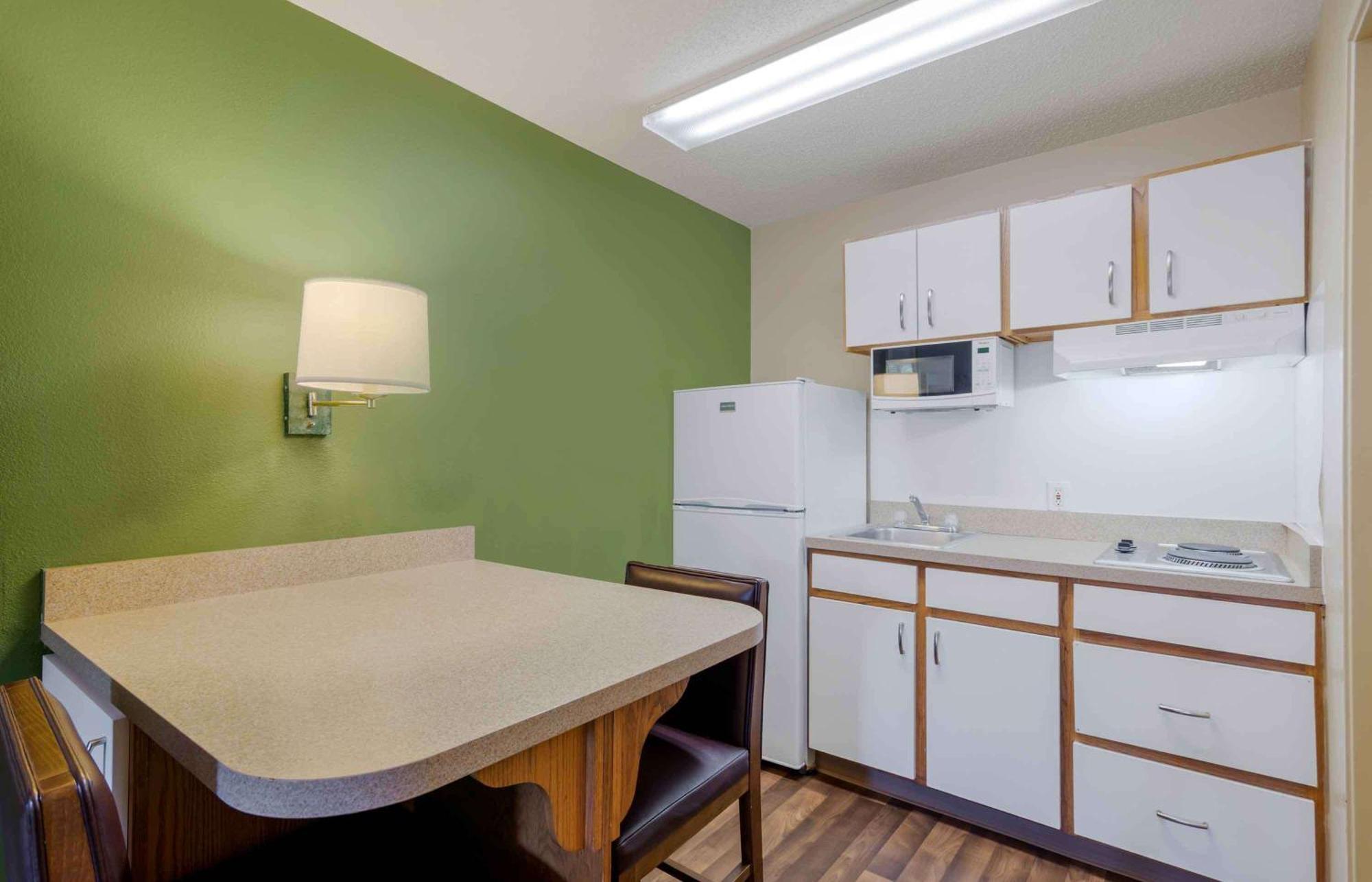 Extended Stay America Select Suites - Atlanta - Cumberland Mall Смирна Экстерьер фото