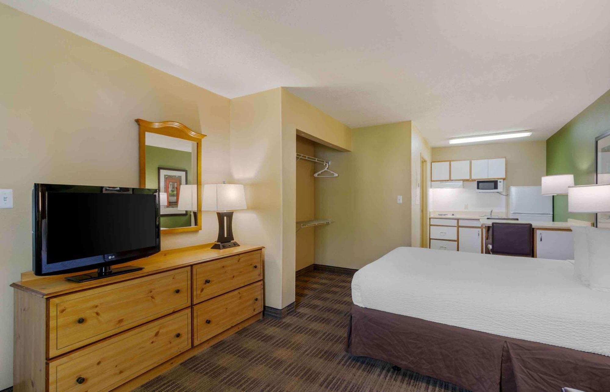 Extended Stay America Select Suites - Atlanta - Cumberland Mall Смирна Экстерьер фото