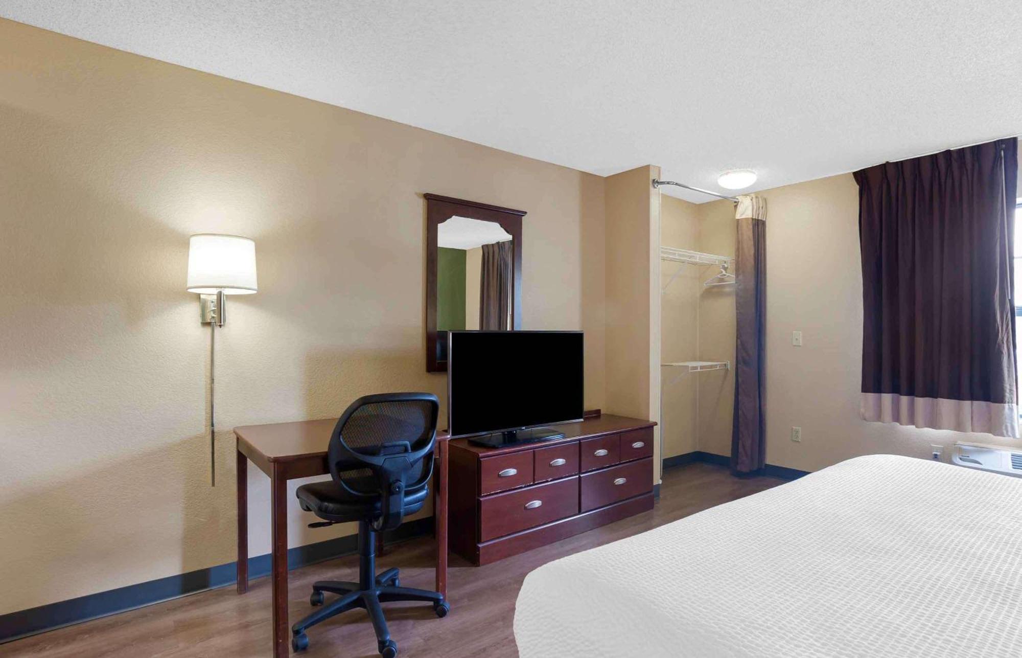 Extended Stay America Select Suites - Atlanta - Cumberland Mall Смирна Экстерьер фото