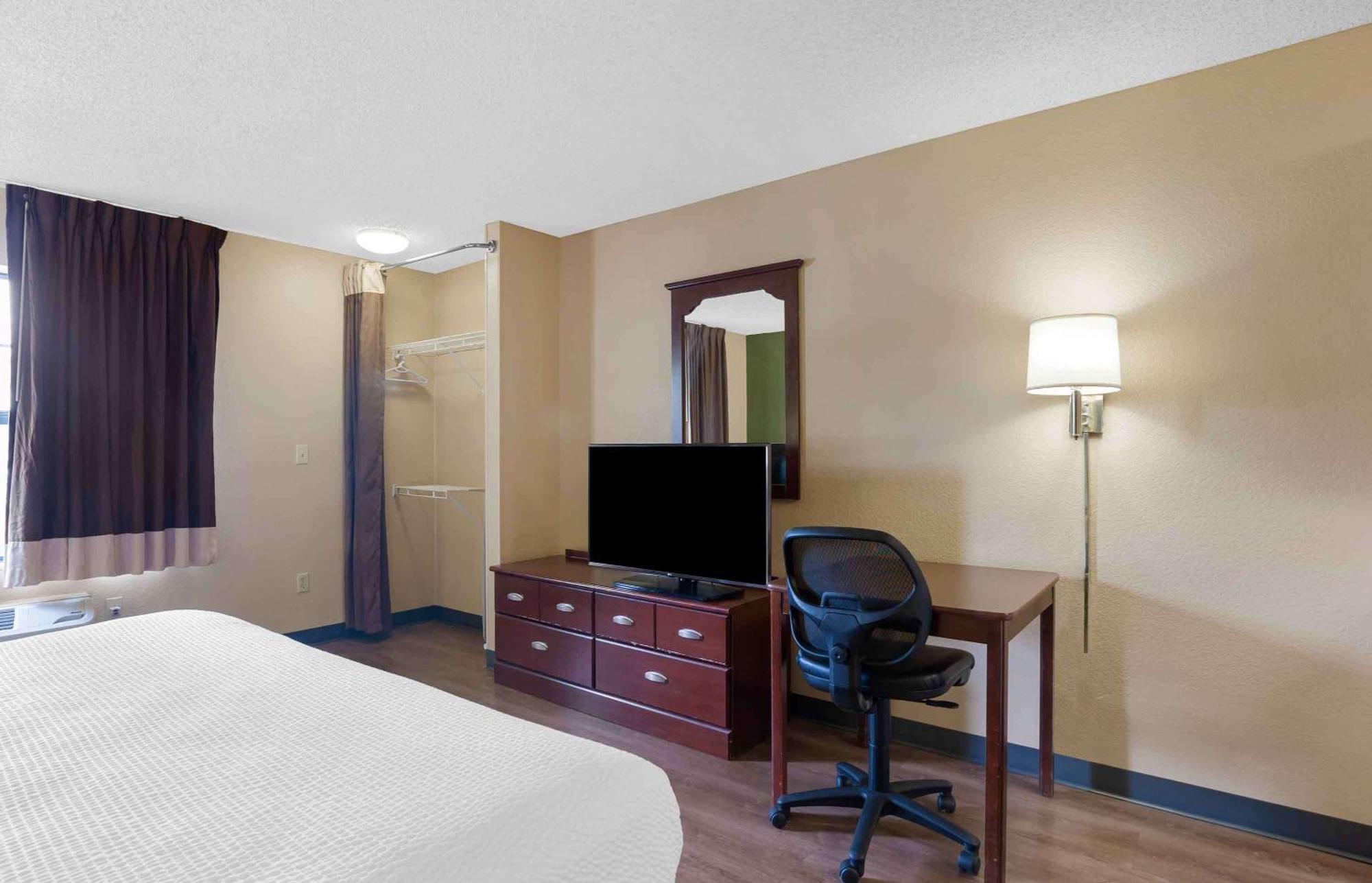 Extended Stay America Select Suites - Atlanta - Cumberland Mall Смирна Экстерьер фото