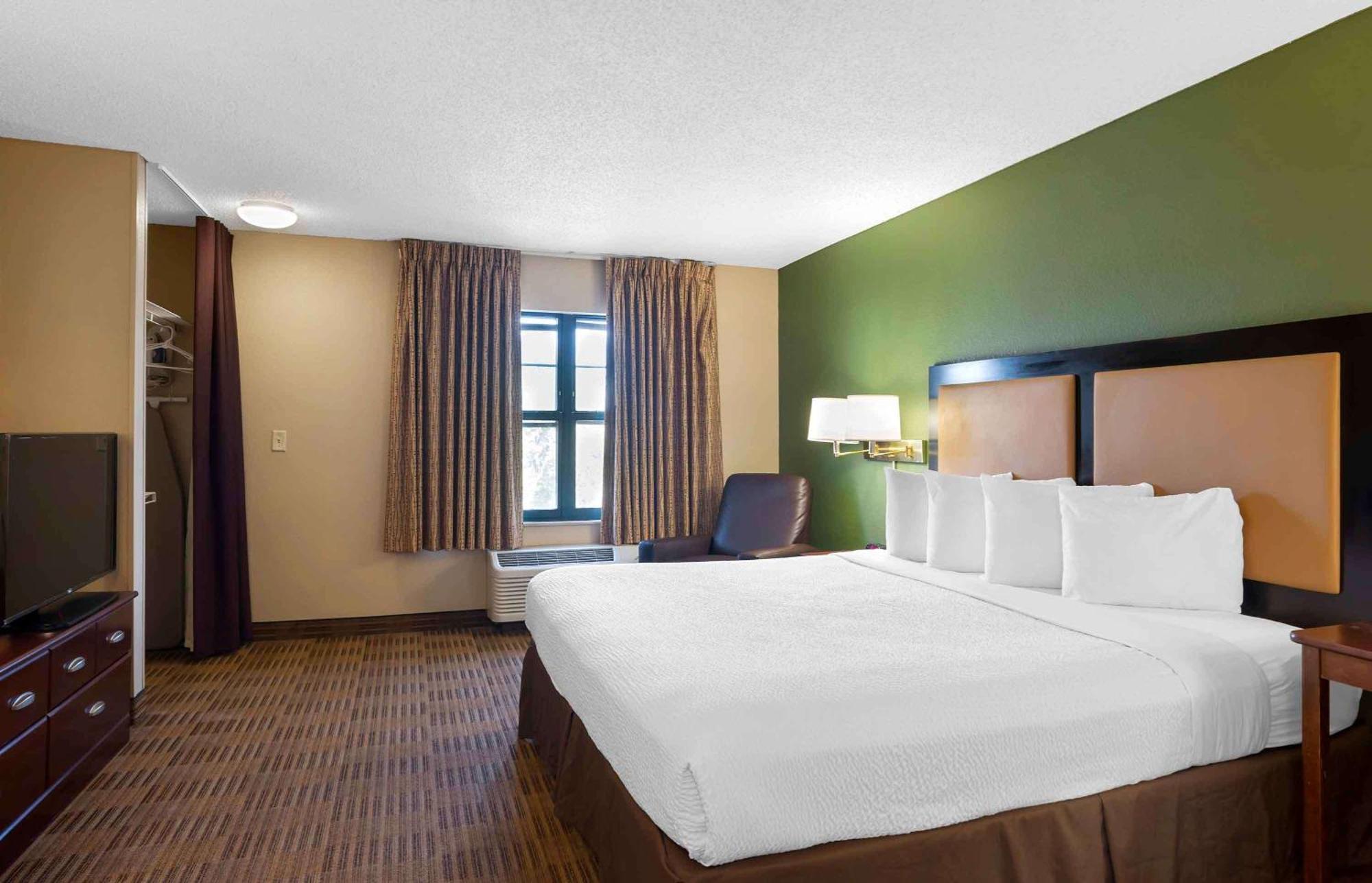 Extended Stay America Select Suites - Atlanta - Cumberland Mall Смирна Экстерьер фото